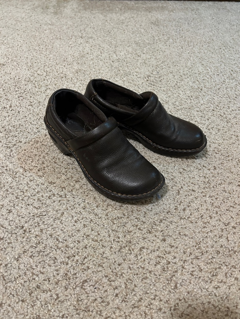 boc Women’s Brown Leather Slip-On Work Clogs